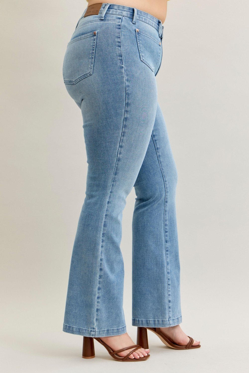 Mid-Rise Bootcut Jeans with Contrast Wash & Front Patch Pockets - Image 5