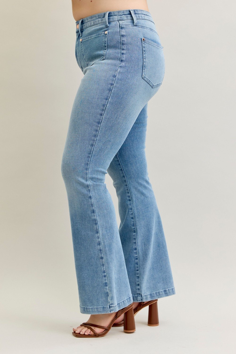Mid-Rise Bootcut Jeans with Contrast Wash & Front Patch Pockets - Image 6