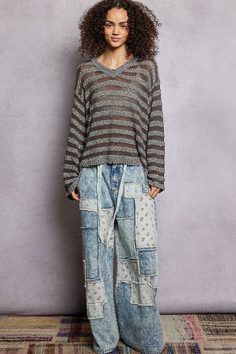 Stripe Pattern V-Neck Long Sleeve Knit Top in Black